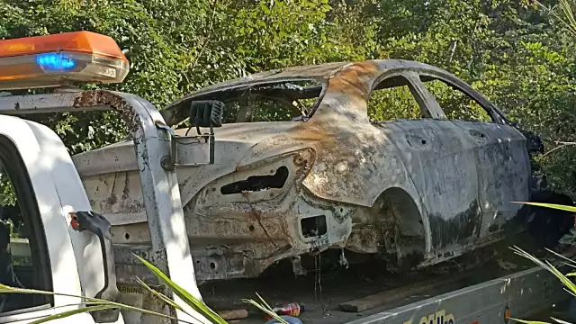 Los restos del vehículo calcinado están en la Vicefiscalía de la Zona Centro en Carrillo Puerto