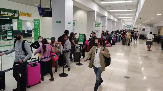 Aeroméxico aclara situación en vuelo y niega discriminación a pasajera