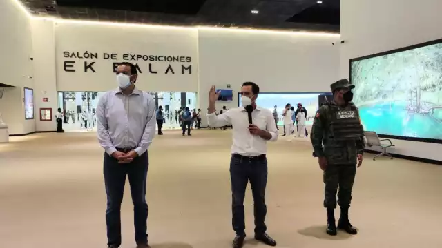 Mauricio Vila Dosal informó que ayer comenzó la inmunización para adultos de 40 a 49 años