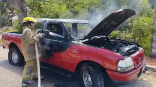 toda la cabina del vehículo, en la colonia CTM. La causante fue detenida y llevada a la Comandancia