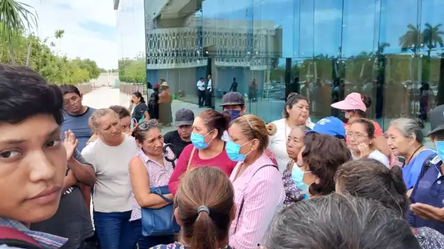 Los vecinos de San Antonio Ebulá aseguran tener documentos para permanecer en esos terrenos