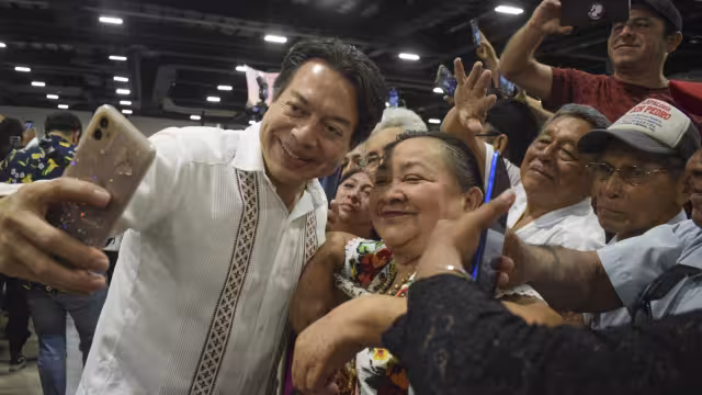 El presidente de Morena declaró sentirse orgulloso de la causa por la que luchan