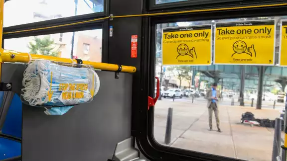 Las autoridades esperan colocar 400 dispensadores en 20 rutas de Nueva York (@NYCTBus) Las autoridades esperan colocar 400 dispensadores en 20 rutas de Nueva York (@NYCTBus)