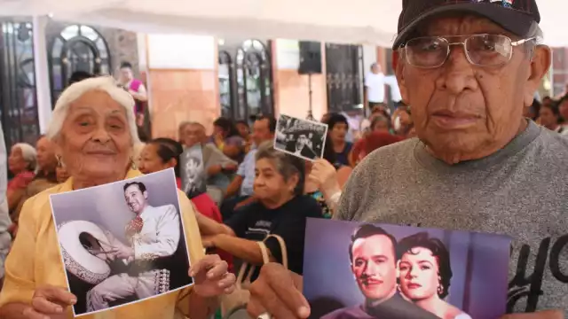 Seguidores de Pedro Infante lo recordaron a 67 años de su fallecimiento