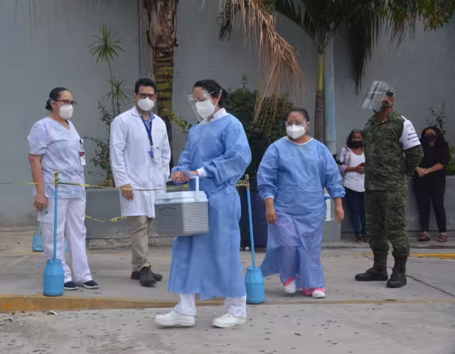 La llegada de las vacunas estaba programada para este martes