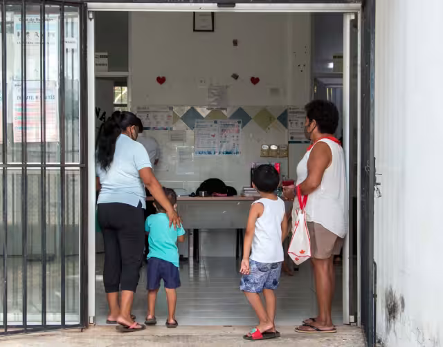 Malestares estomacales son los síntomas más comunes en la hepatitis infantil aguda
