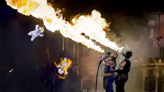 Los peluches del Dr. Simi se han vuelto tendencia en los conciertos en México