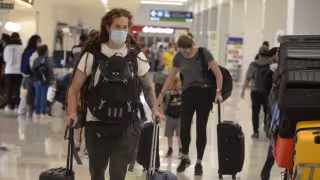 AICM pide llegar antes al aeropuerto por posibles protestas de la CNTE en accesos