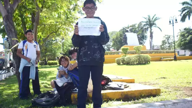 Los estudiantes requieren de 30 pesos para llegar a sus casas en Mérida