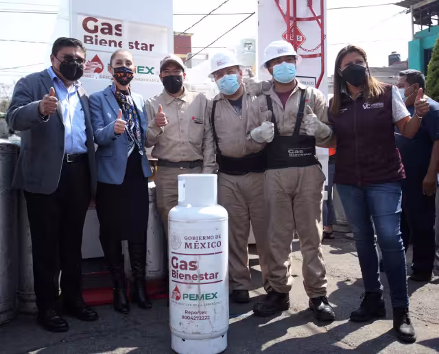 Claudia Sheinbaum estuvo presente en el arranque de la venta de Gas Bienestar en la sexta y séptima alcaldía de la CDMX. Foto: Twitter @Claudiashein