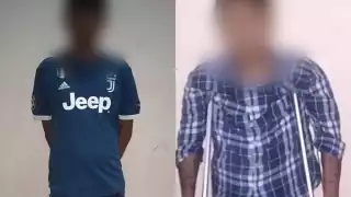 La policía aseguró y revisó a los jóvenes y le encontraron a cada uno  grapas de cocaína