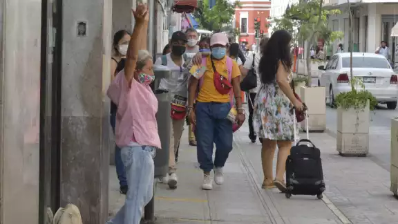 Donde se vio un crecimiento notable en el número de personas que dejaron de profesar alguna religión, fue el de los de 40 a 49 años Donde se vio un crecimiento notable en el número de personas que dejaron de profesar alguna religión, fue el de los de 40 a 49 años