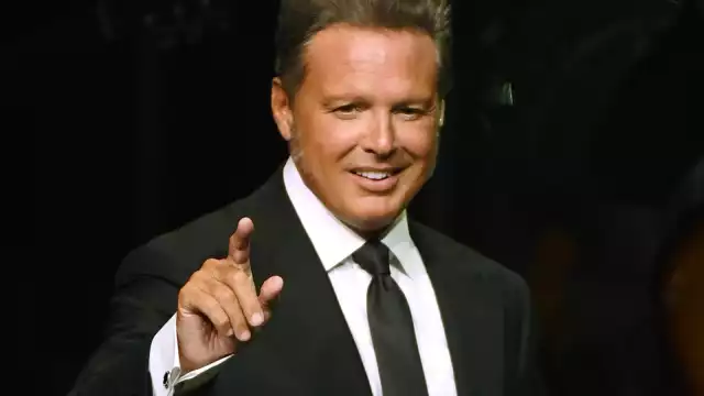 Muchos piensan que esta canción fue escrita exclusivamente para que Luis Miguel la cantara