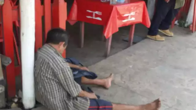 Los locatarios se quejaron de que la Policía de José María Morelos no actúan contra los hombres alcoholizados que se quedan dormidos afuera de sus negocios