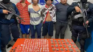 Cuatro personas fueron detenidas por elementos de la policía municipal de Playa del Carmen