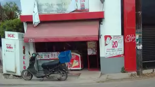 Encargados de la agencia se percataron de los candados rotos