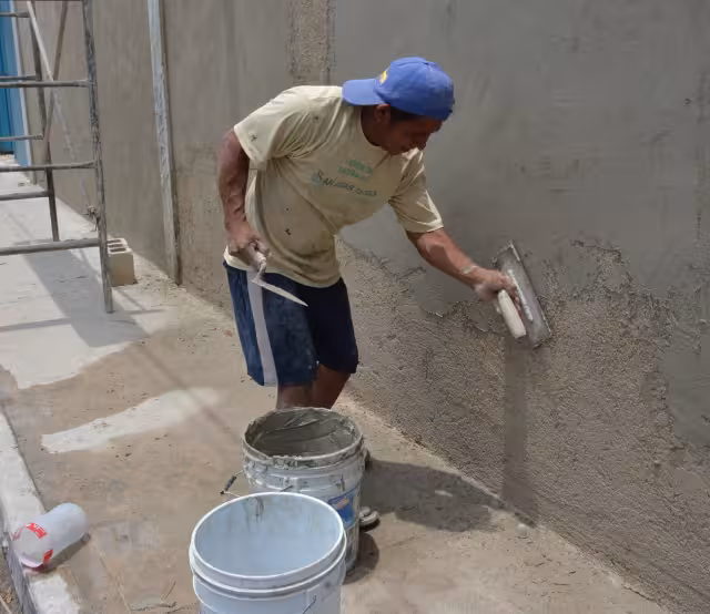 1.6 % de la población de Yucatán se dedica a la albañilería