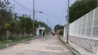 Los pescadores de Sabancuy resguardaron sus embarcaciones para protegerlas de los vientos