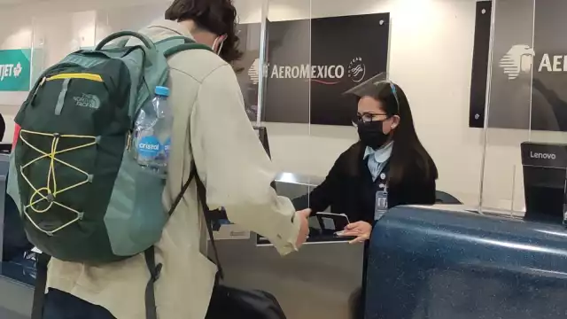 Las personas que compraron boletos para viajar a la Ciudad de México a las 07:12 horas fueron transferidas al 821