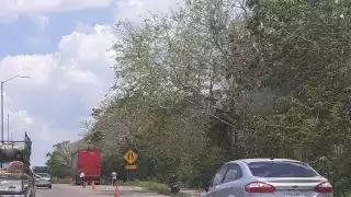 Autoridades investigan accidente de motociclista en José María Morelos