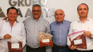 Joaquín Díaz Mena se reúne con directivos por el programa Sembrando Vida en Mérida