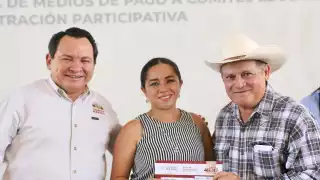 Los apoyos, hasta por 600 mil pesos, serán repartidos directamente a padres de familia y docentes