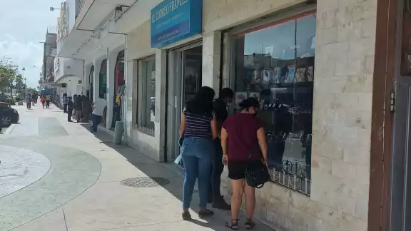 En ambos casos la policía invitó a las víctimas a interponer su denuncia, mientras que alertaron a los compradores para extremar precauciones En ambos casos la policía invitó a las víctimas a interponer su denuncia, mientras que alertaron a los compradores para extremar precauciones