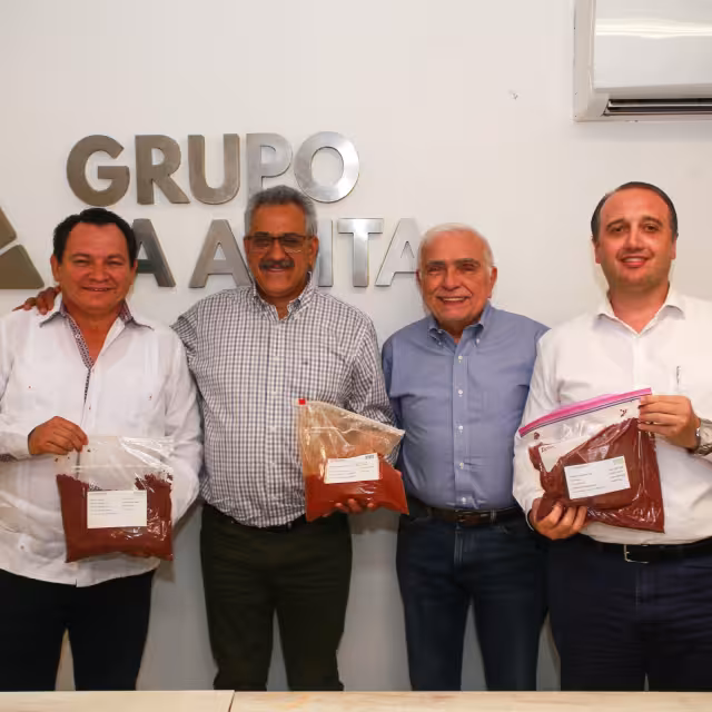 Joaquín Díaz Mena se reúne con directivos por el programa Sembrando Vida en Mérida