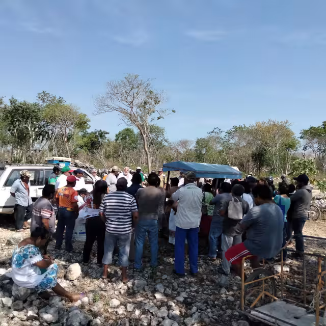 En la reunión se acordó seguir con la lucha por la defensa de las tierras