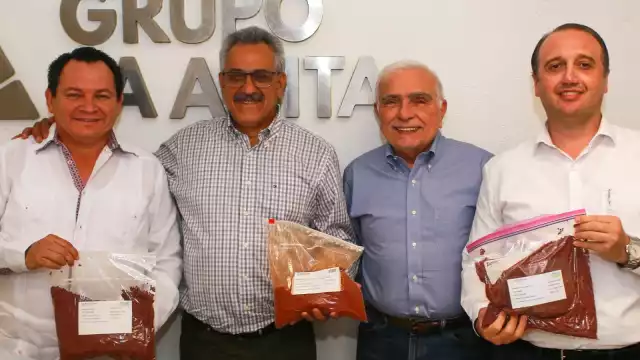 Joaquín Díaz Mena se reúne con directivos por el programa Sembrando Vida en Mérida