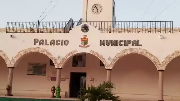 Los detalles fueron realizados por el destacado artista yucateco Lorenzo Antonio Cohuo Cruz Los detalles fueron realizados por el destacado artista yucateco Lorenzo Antonio Cohuo Cruz