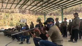 Se estima que aproximadamente 40 niños integran la policía comunitaria