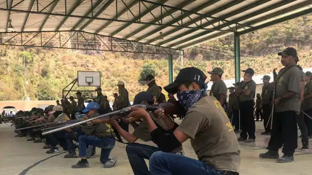 Se estima que aproximadamente 40 niños integran la policía comunitaria