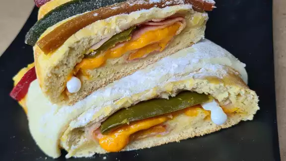 Existen nuevas y extrañas opciones para rellenar y darle otro sabor a tu Rosca de Reyes Existen nuevas y extrañas opciones para rellenar y darle otro sabor a tu Rosca de Reyes