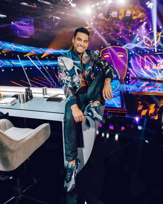 Carlos Rivera es un cantante egresado de la cuarta generación de La Academia