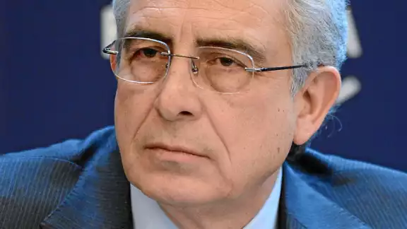 Ernesto Zedillo gobernó durante el 1994 al 2000 y fue quien dio paso al relevo de partido en el Gobierno Federal Ernesto Zedillo gobernó durante el 1994 al 2000 y fue quien dio paso al relevo de partido en el Gobierno Federal