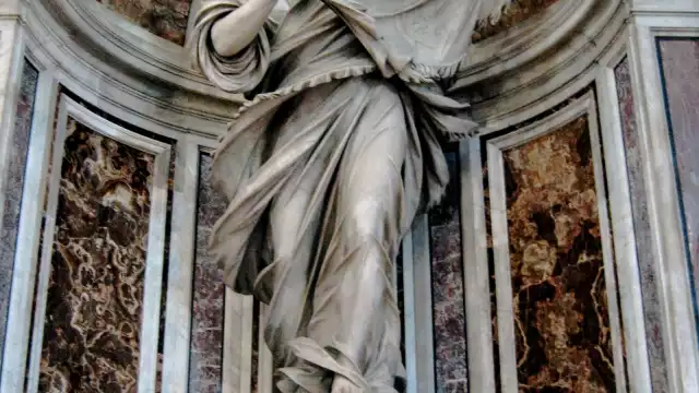 El nombre de Verónica podría ser una variación del nombre macedonio Berenice que data del siglo IV