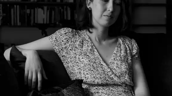 El ensayo que abre el libro fue rechazado de una antología por hablar de las excreciones humanas, pues no lo consideraban femenino, lo que desconcertó a Rivero
