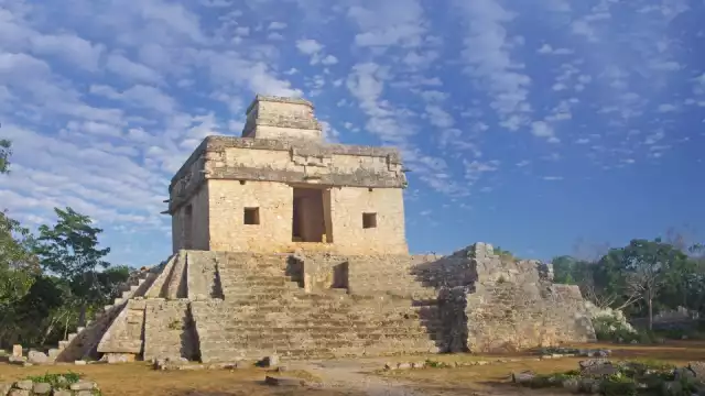 Tan sólo en diciembre de 2019, previo a la declaratoria de pandemia por COVID-19, 15 zonas arqueológicas de Yucatán registraron visitas de turistas