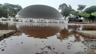 Onda Tropical 17 provoca intensas lluvias e inundaciones en Campeche