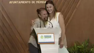 Cecilia Patrón anuncia  créditos para mujeres emprendedoras  de Mérida