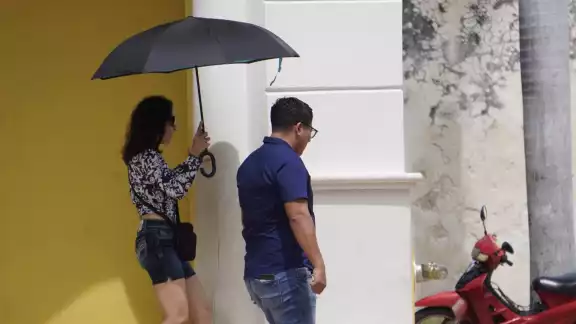 Los intervalos de chubascos con lluvias puntuales fuertes continuarán en Campeche debido a los efectos remanentes del Huracán Helene