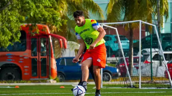 Gabriel González Mercado ya inició sus entrenamientos con los Pioneros de Cancún Gabriel González Mercado ya inició sus entrenamientos con los Pioneros de Cancún