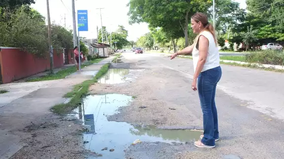 Cecilia Patrón constató los encharcamientos por el mal estado de las calles Cecilia Patrón constató los encharcamientos por el mal estado de las calles