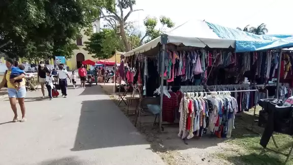 Los establecimientos comenzaron a colocar ofertas y promociones Los establecimientos comenzaron a colocar ofertas y promociones