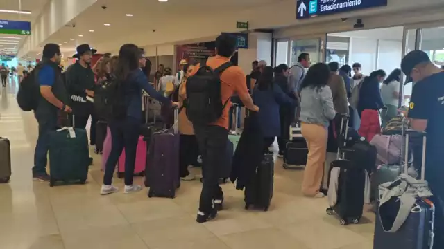Pasajeros llegaron a Mérida procedentes de la CDMX