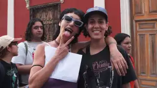 Realizan marcha sáfica en Mérida: 'No es mi amiga, es mi novia'