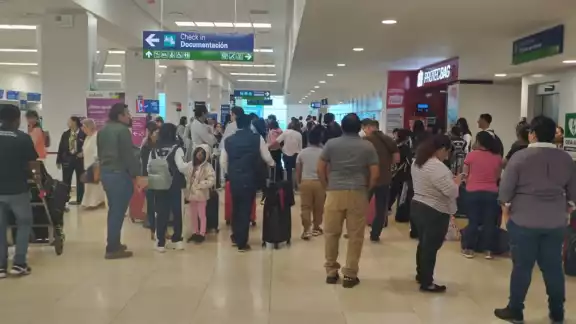 VivaAerobus registra vuelos retrasados desde hace varios días