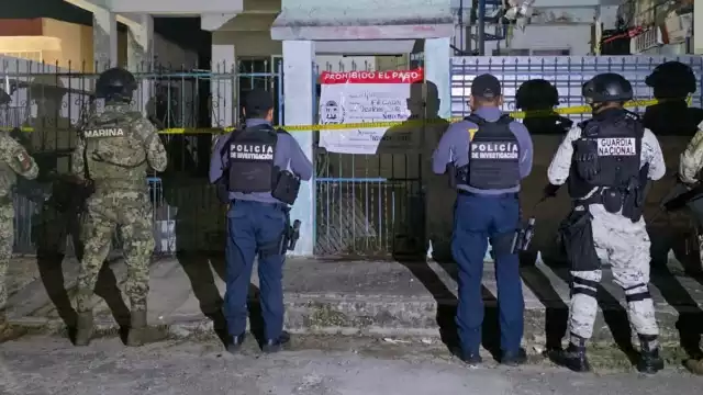 Autoridades aseguran drogas y armas en siete cateos en Chetumal