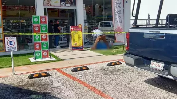 Le avisó a su pareja que iría a la farmacia porque se sentía mal Le avisó a su pareja que iría a la farmacia porque se sentía mal